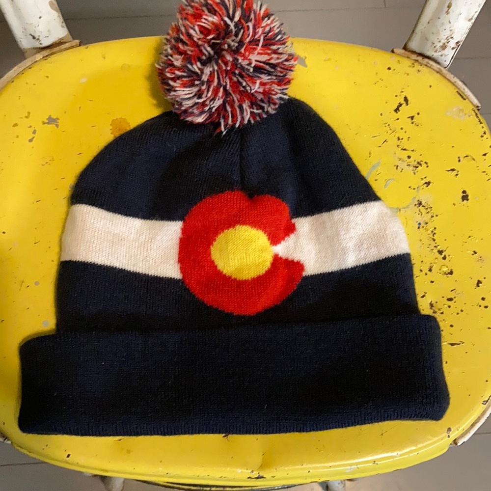 Like New! Colorado unisex Beanie Navy C